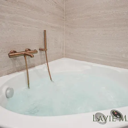 Lavie Maison & Hot Tub Lägenhet Bordeaux