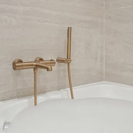 Lavie Maison & Hot Tub דירה *