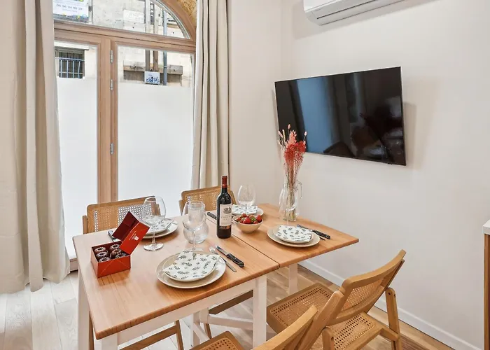 Lavie Maison & Hot Tub *